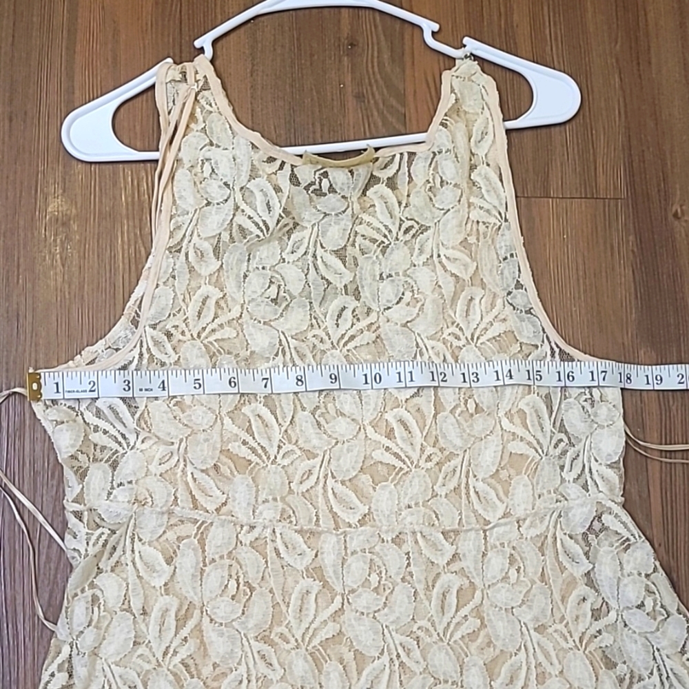 Free People Beige Lace Top used good condition.‎ - Picture 11 of 12